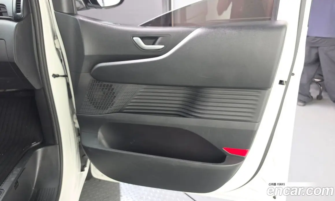 Hyundai Staria 2023 2.2 автомат (гидро), фото 15
