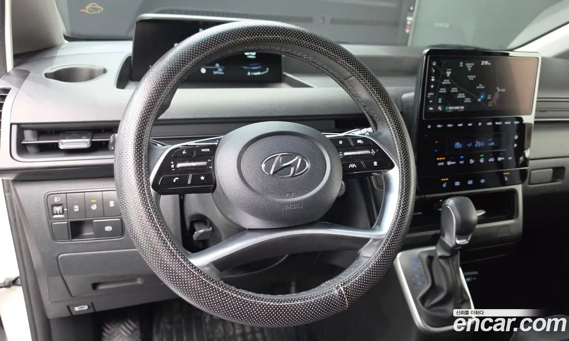 Hyundai Staria 2023 2.2 автомат (гидро), фото 21