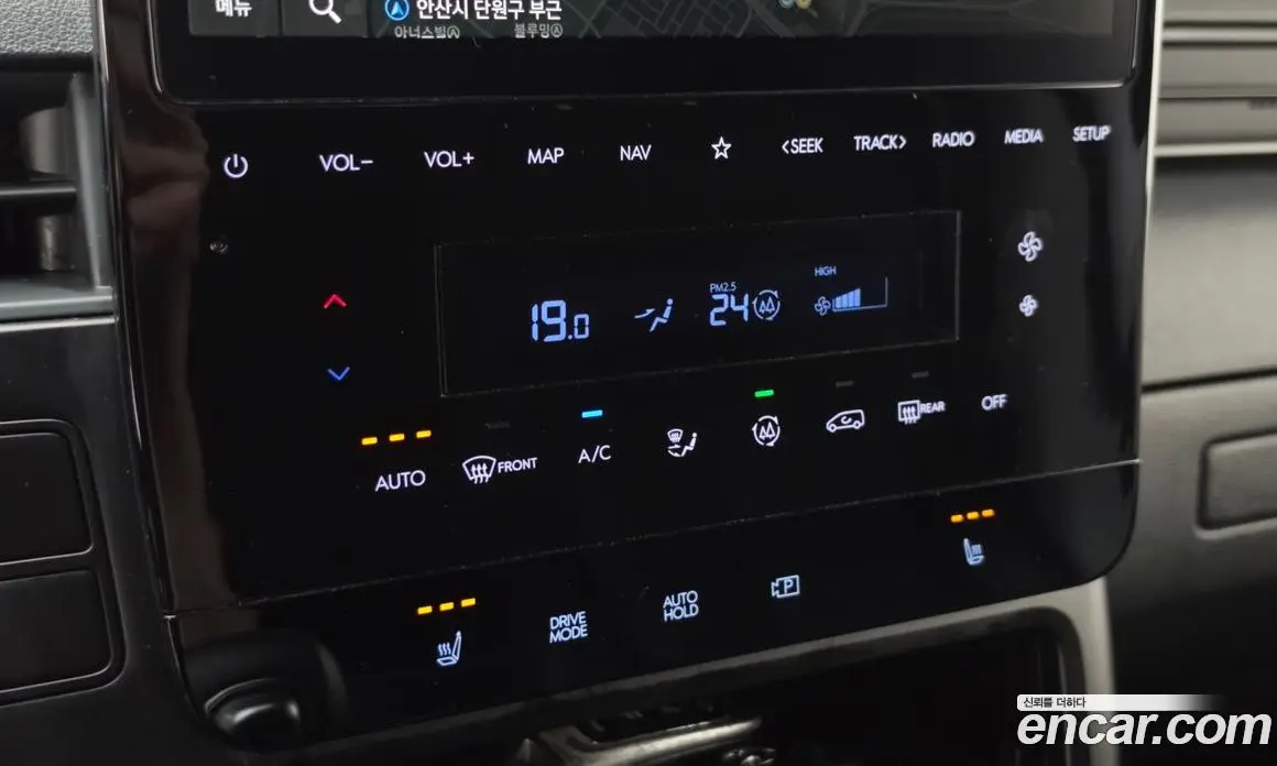 Hyundai Staria 2023 2.2 автомат (гидро), фото 25