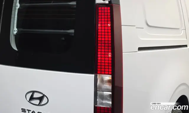 Hyundai Staria 2023 2.2 автомат (гидро), миниатюра 9