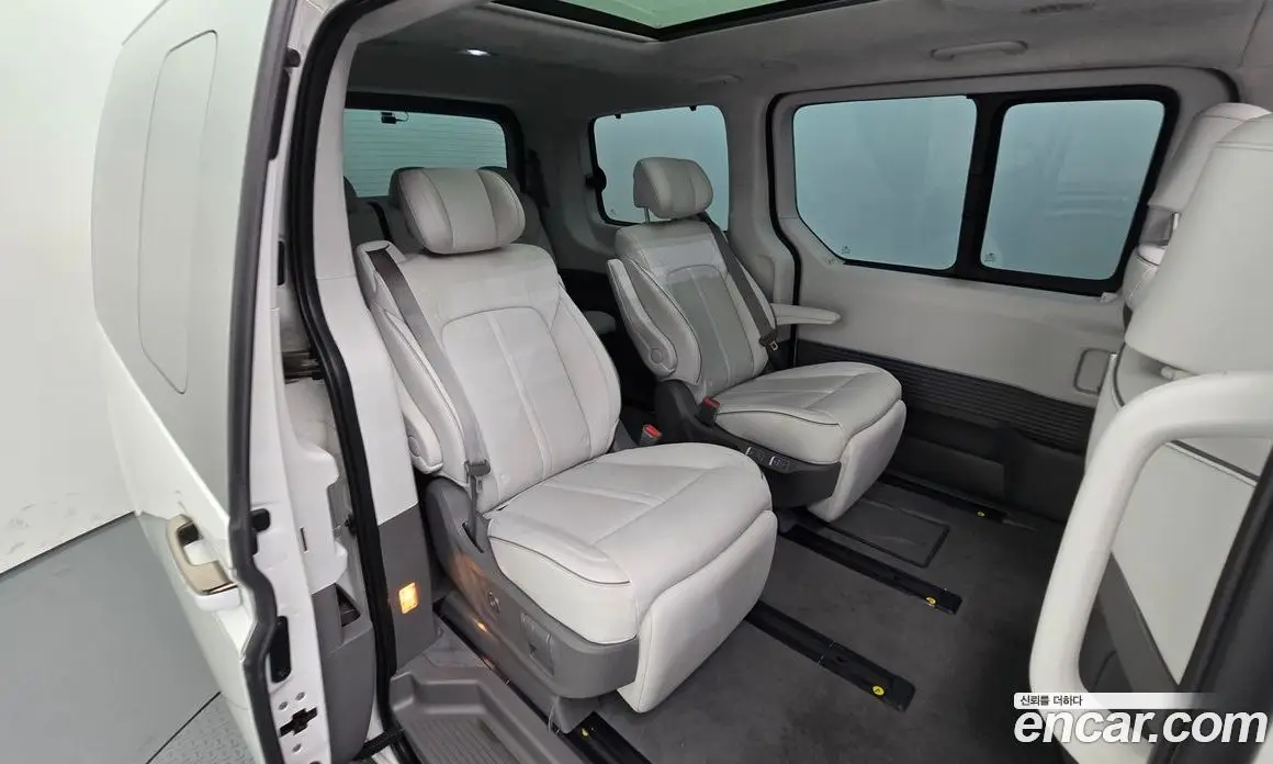 Hyundai Staria 2025 2.2 автомат (гидро), фото 11