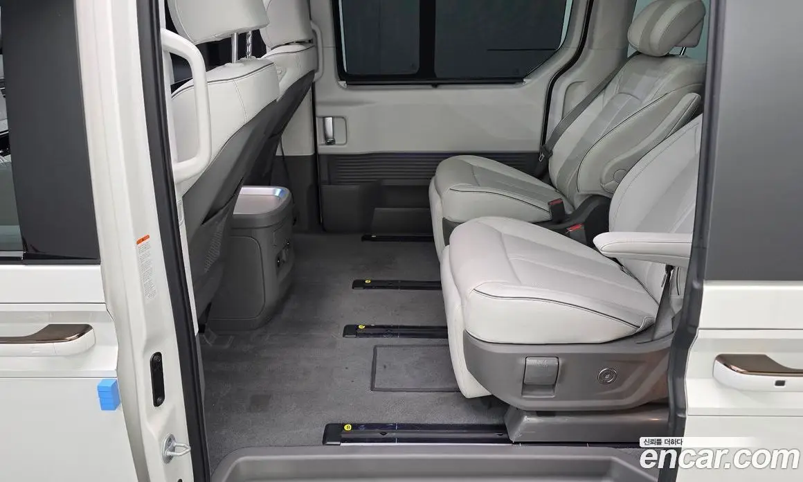 Hyundai Staria 2025 2.2 автомат (гидро), фото 12