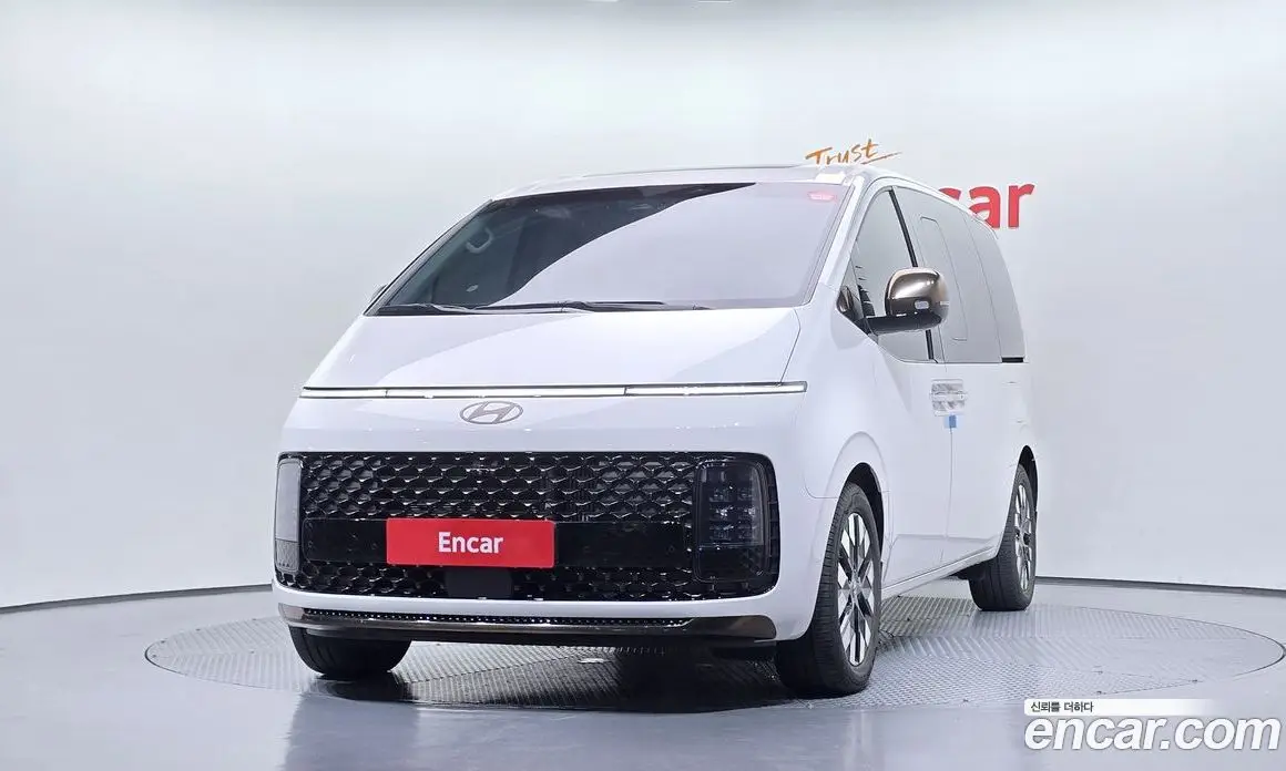 Hyundai Staria 2025 2.2 автомат (гидро), фото 3