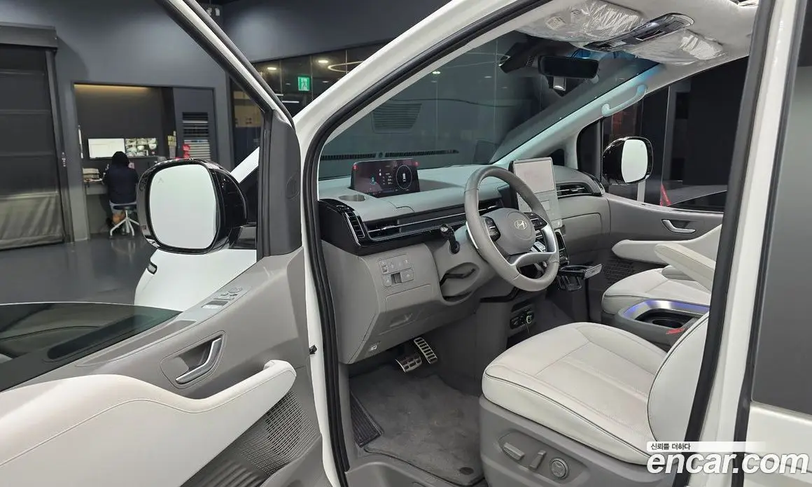 Hyundai Staria 2025 2.2 автомат (гидро), фото 10
