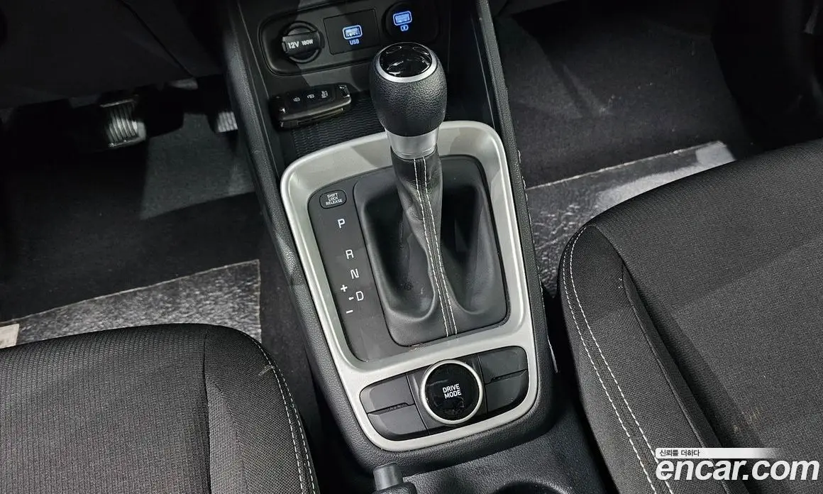Hyundai Venue 2020 1.6 автомат (гидро), фото 12