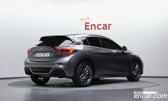 Infiniti Q30 2017 2.0 автомат (гидро), миниатюра 2