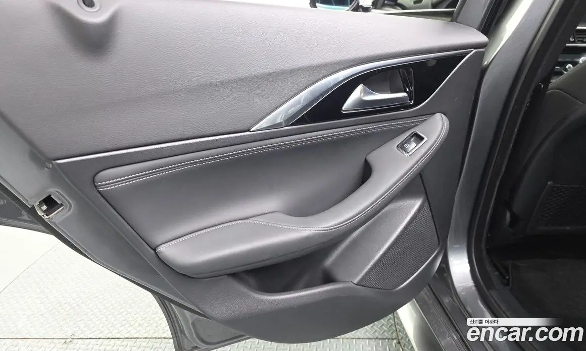 Infiniti Q30 2017 2.0 автомат (гидро), фото 15