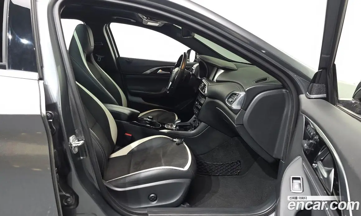 Infiniti Q30 2017 2.0 автомат (гидро), фото 17