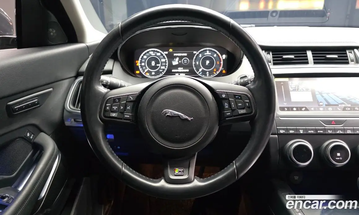 Jaguar E-Pace 2019 2.0 автомат (гидро), фото 13