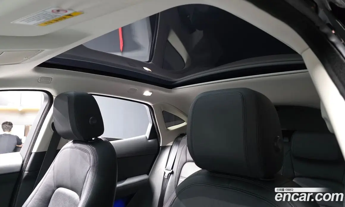 Jaguar E-Pace 2019 2.0 автомат (гидро), фото 18
