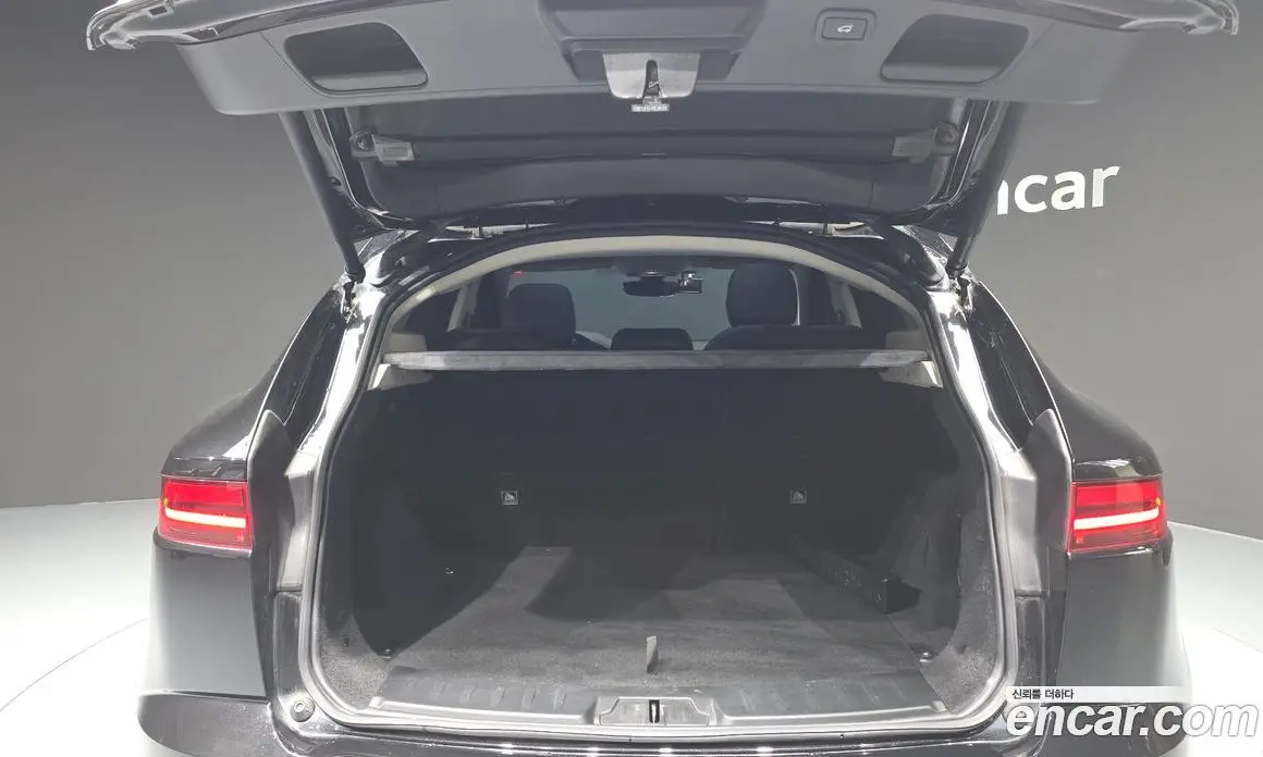 Jaguar E-Pace 2019 2.0 автомат (гидро), фото 20