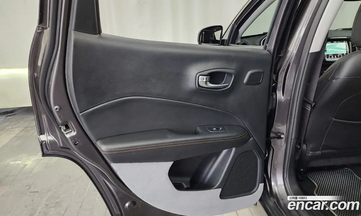 Jeep Compass 2019 2.4 автомат (гидро), фото 15 Jeep Compass 2019 2.4 автомат (гидро), фото 15