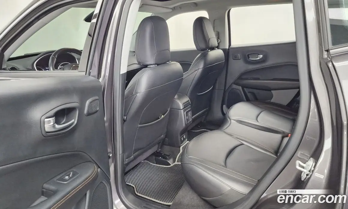 Jeep Compass 2019 2.4 автомат (гидро), фото 16 Jeep Compass 2019 2.4 автомат (гидро), фото 16