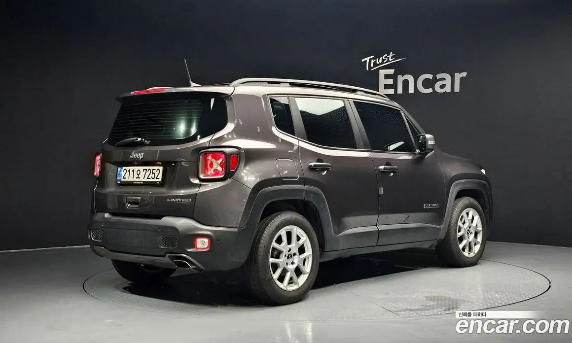 Jeep Renegade 2021 2.4 автомат (гидро), фото 2 Jeep Renegade 2021 2.4 автомат (гидро), фото 2