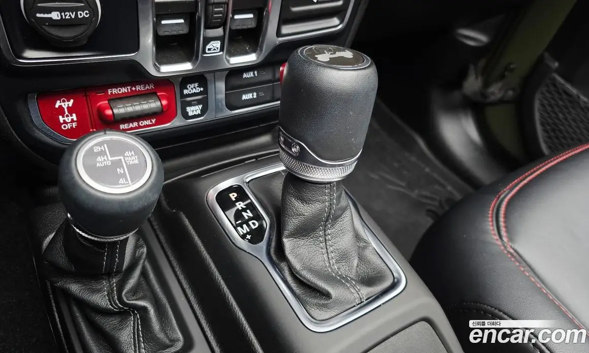 Jeep Wrangler 2024 2.0 автомат (гидро), фото 12