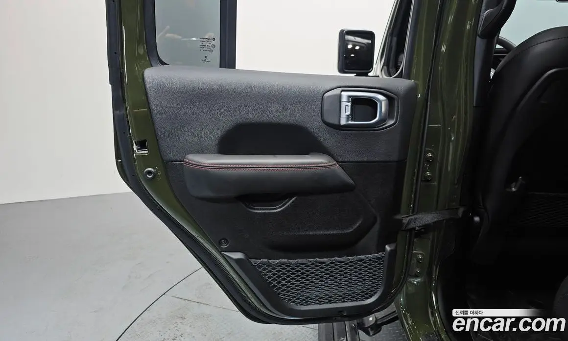 Jeep Wrangler 2024 2.0 автомат (гидро), фото 15