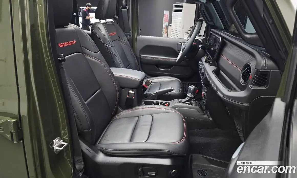 Jeep Wrangler 2024 2.0 автомат (гидро), фото 16