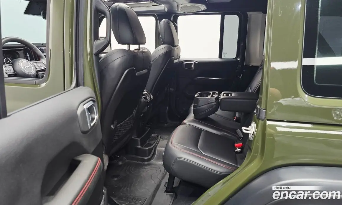 Jeep Wrangler 2024 2.0 автомат (гидро), фото 17