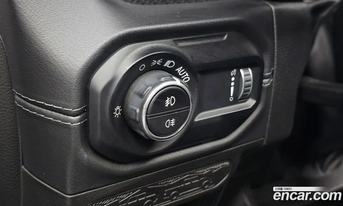 Jeep Wrangler 2024 2.0 автомат (гидро), фото 23