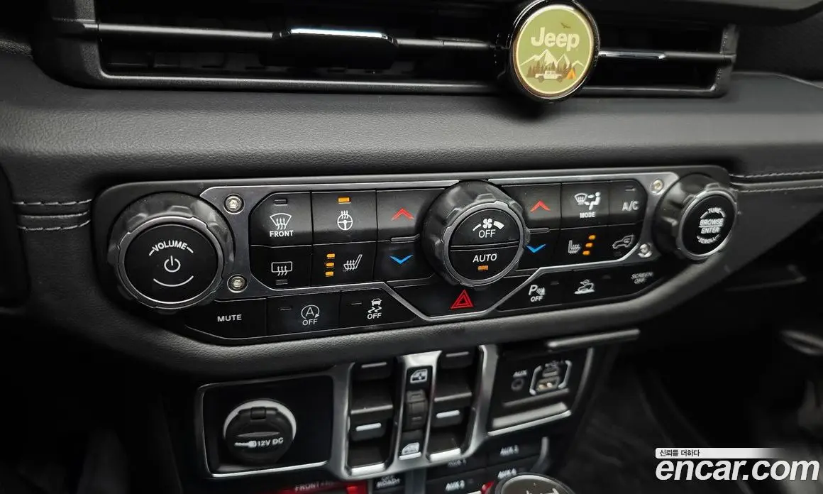 Jeep Wrangler 2024 2.0 автомат (гидро), фото 29
