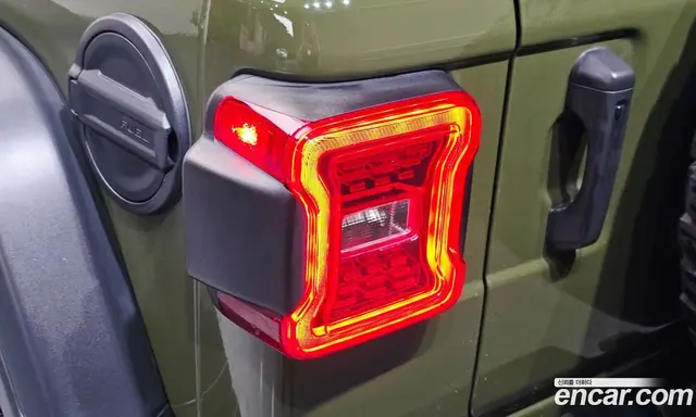 Jeep Wrangler 2024 2.0 автомат (гидро), миниатюра 9