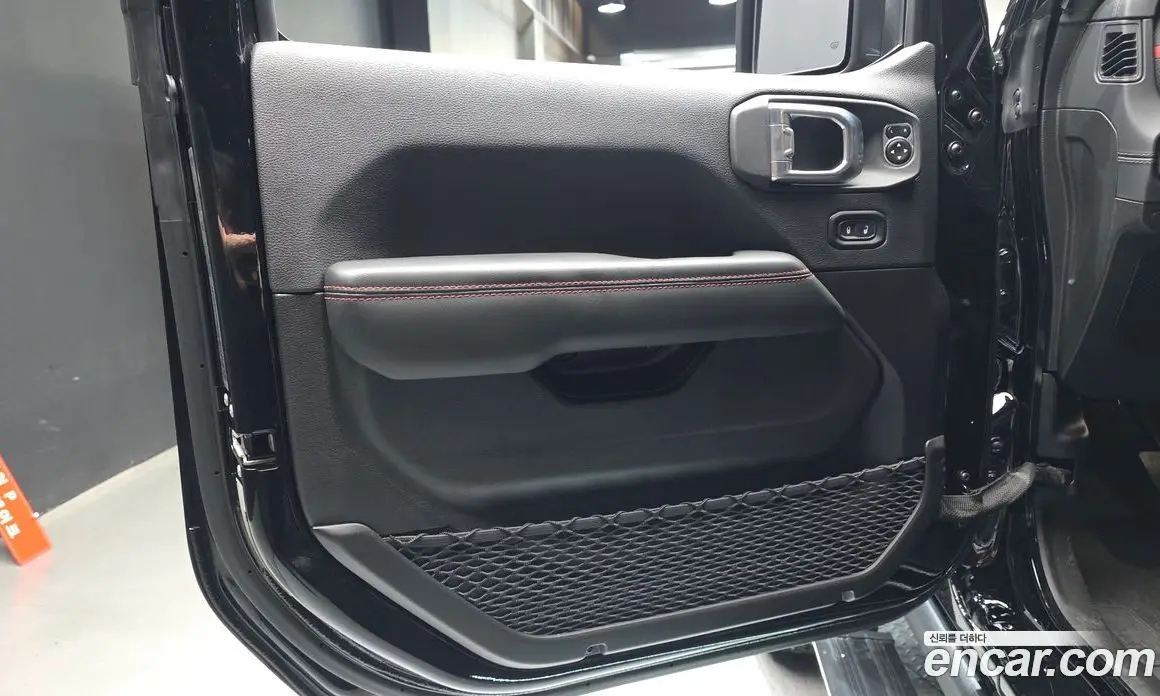 Jeep Wrangler 2025 2.0 автомат (гидро), фото 14 Jeep Wrangler 2025 2.0 автомат (гидро), фото 14