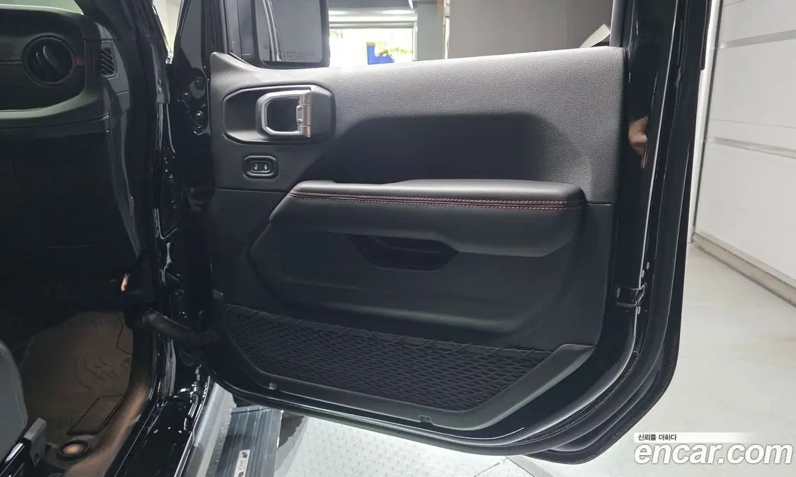 Jeep Wrangler 2025 2.0 автомат (гидро), фото 15 Jeep Wrangler 2025 2.0 автомат (гидро), фото 15