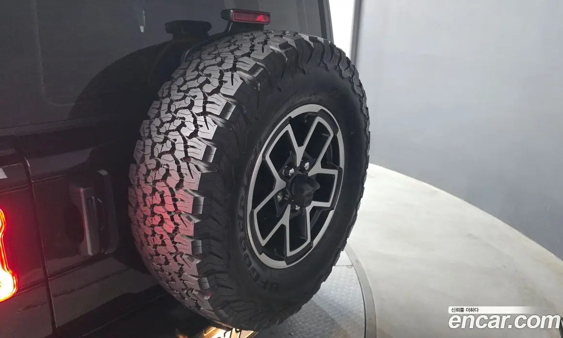 Jeep Wrangler 2025 2.0 автомат (гидро), фото 29 Jeep Wrangler 2025 2.0 автомат (гидро), фото 29