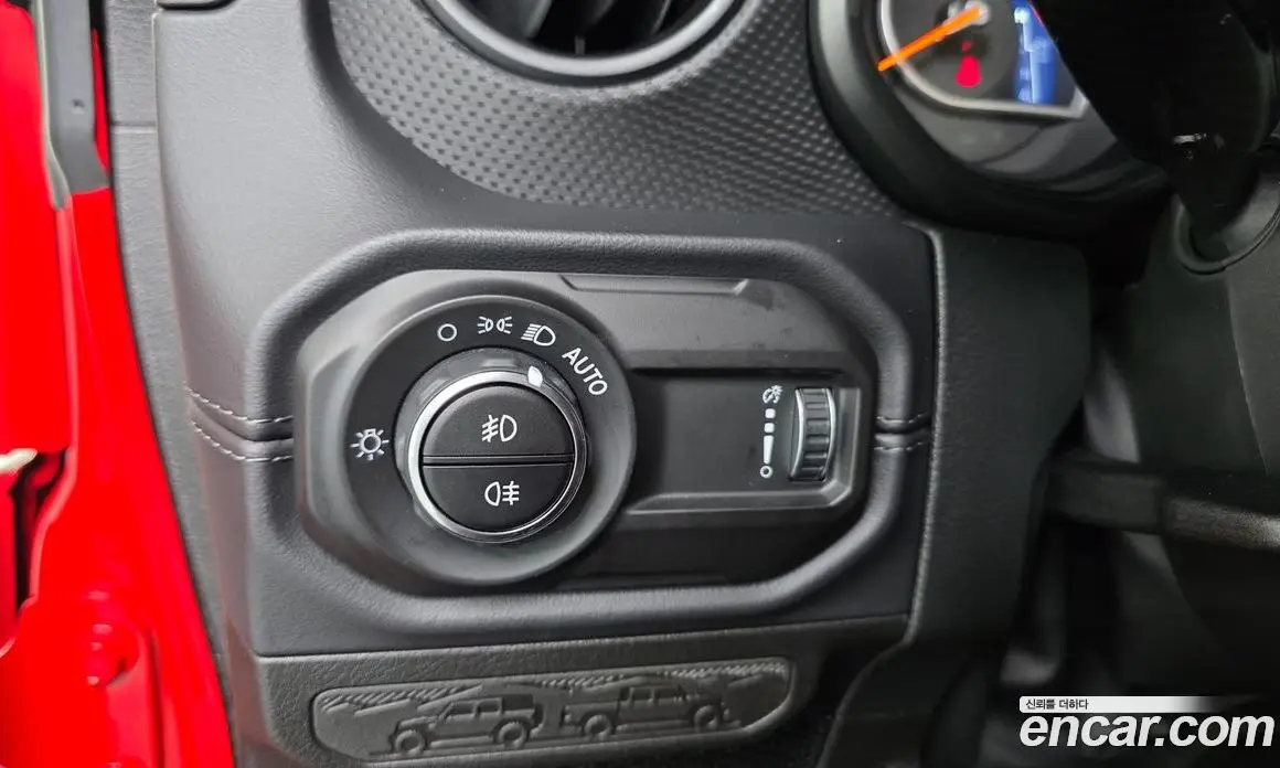 Jeep Wrangler 2025 2.0 автомат (гидро), фото 18 Jeep Wrangler 2025 2.0 автомат (гидро), фото 18