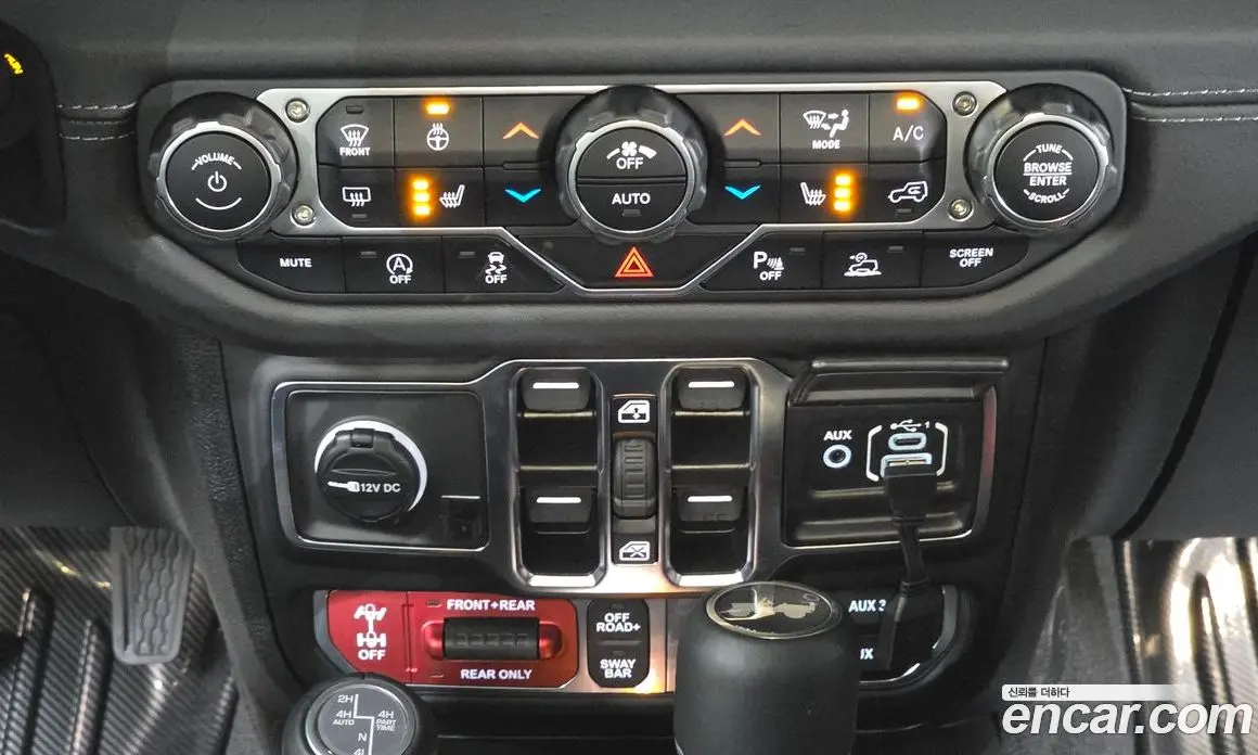Jeep Wrangler 2025 2.0 автомат (гидро), фото 26 Jeep Wrangler 2025 2.0 автомат (гидро), фото 26