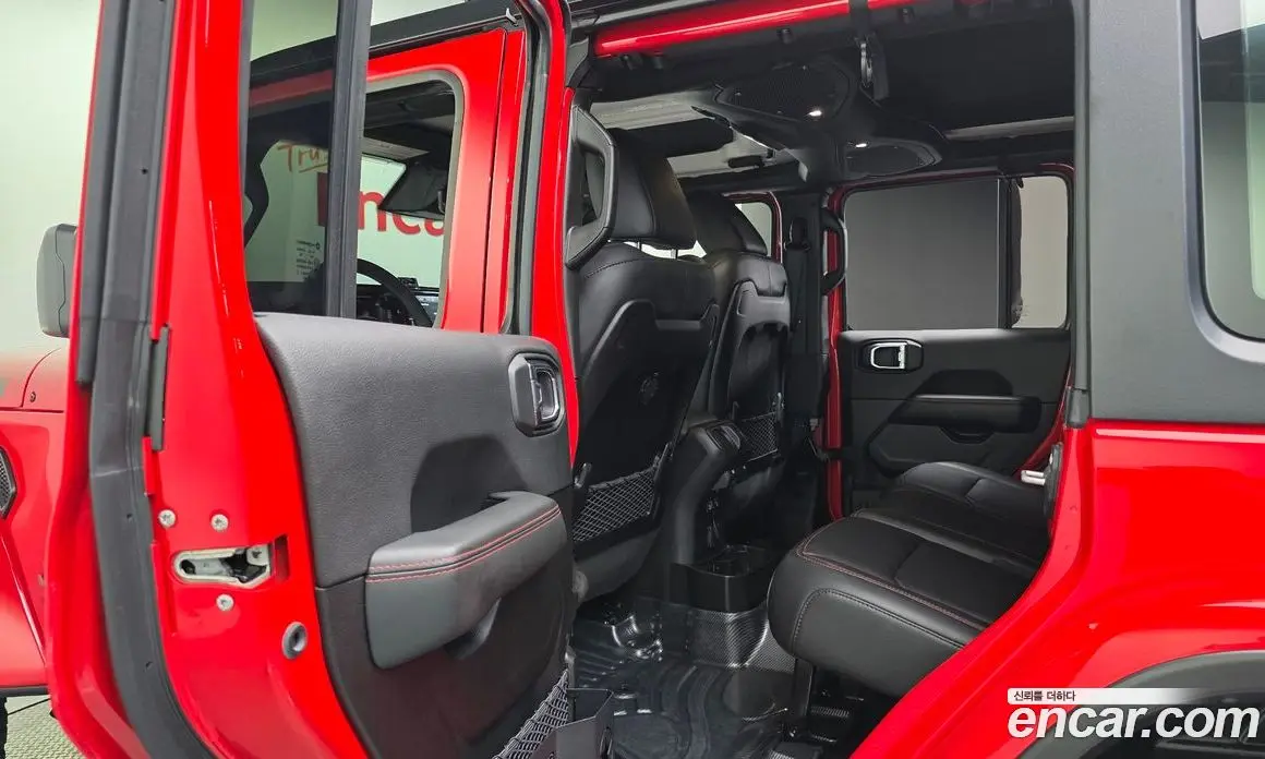 Jeep Wrangler 2025 2.0 автомат (гидро), фото 28 Jeep Wrangler 2025 2.0 автомат (гидро), фото 28