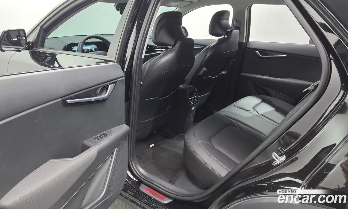 Kia Niro 2023 0.2 автомат (гидро), фото 17 Kia Niro 2023 0.2 автомат (гидро), фото 17