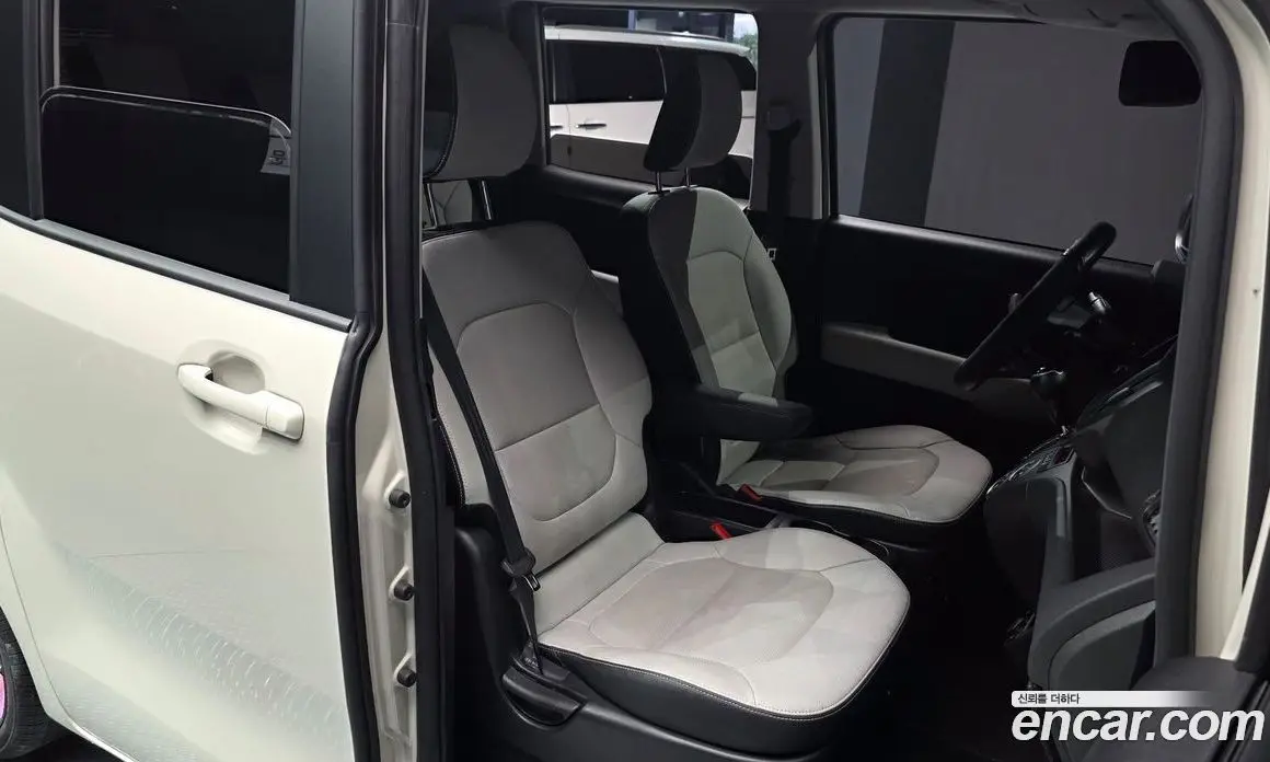 Kia Ray 2023 1.0 автомат (гидро), фото 17