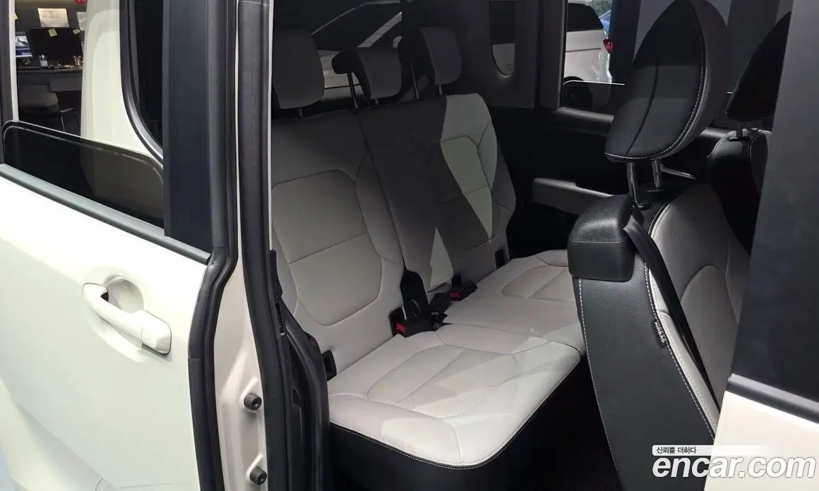 Kia Ray 2023 1.0 автомат (гидро), фото 18