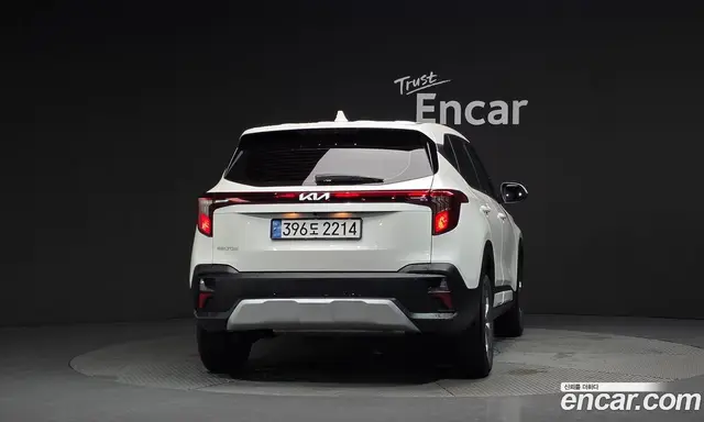 Kia Seltos 2024 2.0 автомат (гидро), миниатюра 4 Kia Seltos 2024 2.0 автомат (гидро), миниатюра 4