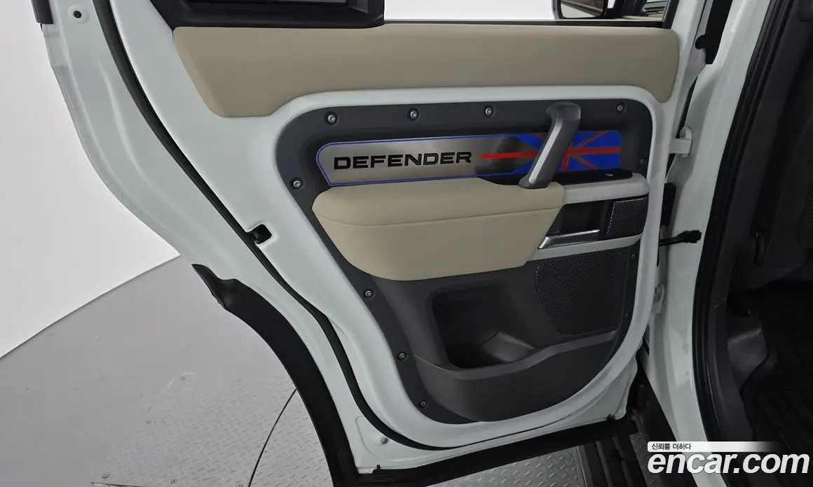 Land Rover Defender 2022 2.0 автомат (гидро), фото 15 Land Rover Defender 2022 2.0 автомат (гидро), фото 15