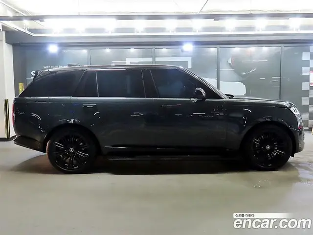 Land Rover Range Rover 2025 4.4 автомат (гидро), миниатюра 3 Land Rover Range Rover 2025 4.4 автомат (гидро), миниатюра 3