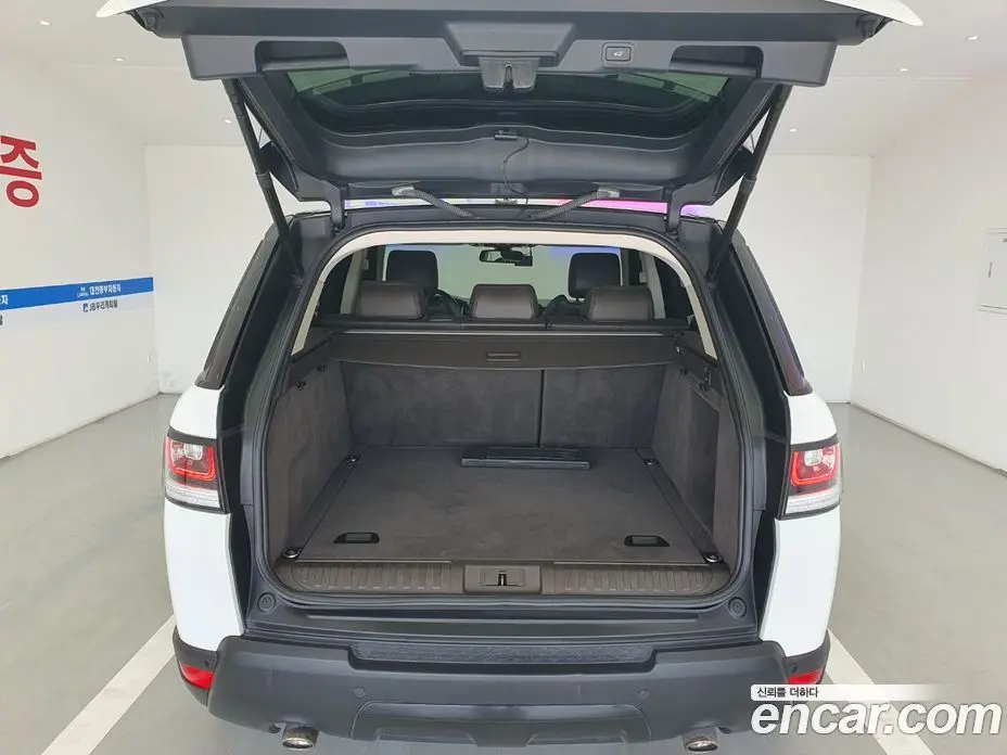 Land Rover Range Rover Sport 2015 4.4 автомат (гидро), фото 17 Land Rover Range Rover Sport 2015 4.4 автомат (гидро), фото 17