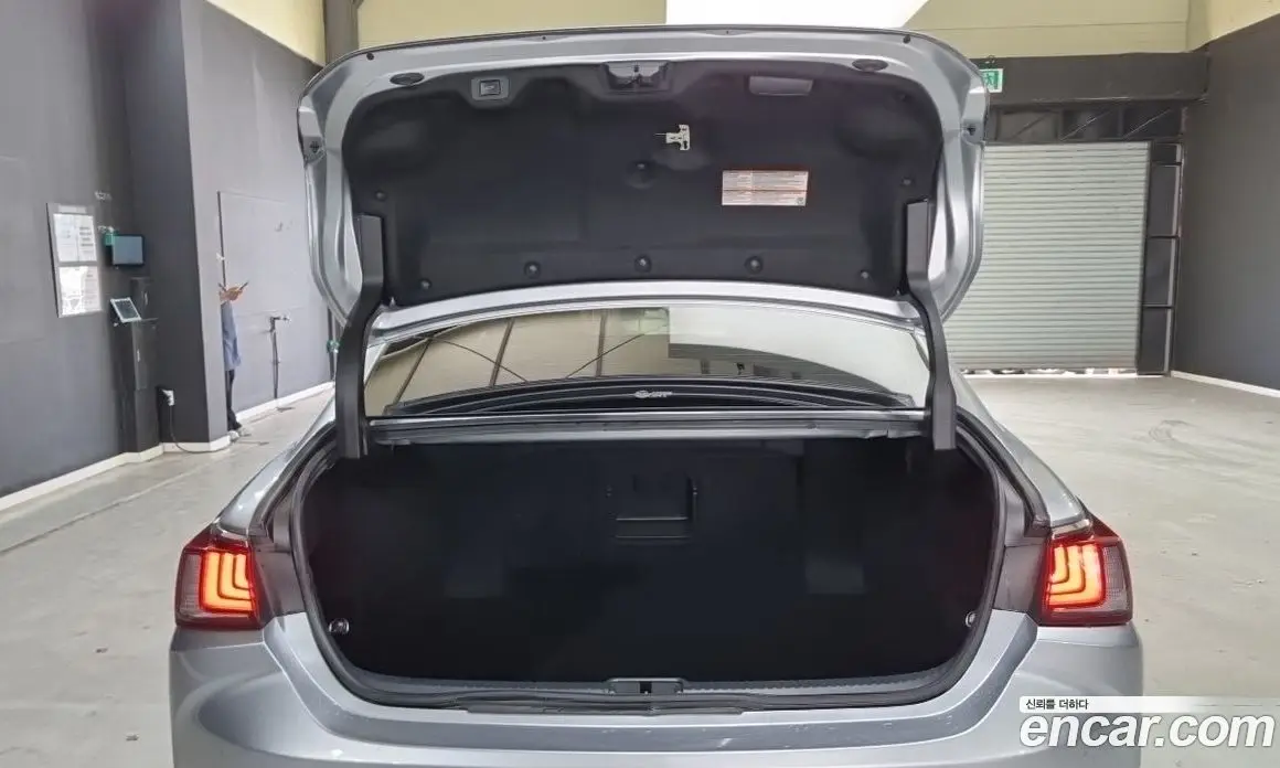 Lexus ES 2023 2.5 автомат (гидро), фото 17 Lexus ES 2023 2.5 автомат (гидро), фото 17