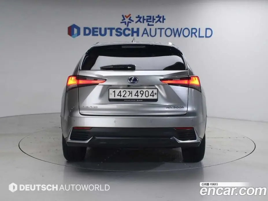 Lexus NX 2021 2.5 автомат (гидро), фото 4 Lexus NX 2021 2.5 автомат (гидро), фото 4