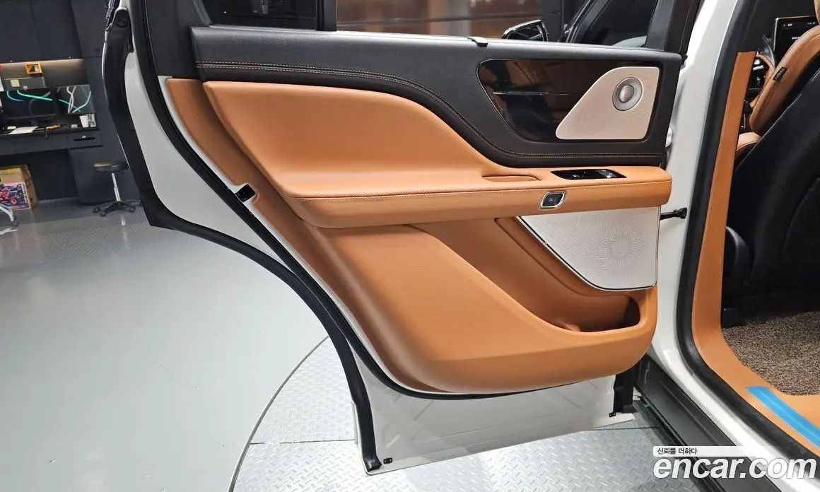 Lincoln Aviator 2022 3.0 автомат (гидро), фото 15 Lincoln Aviator 2022 3.0 автомат (гидро), фото 15