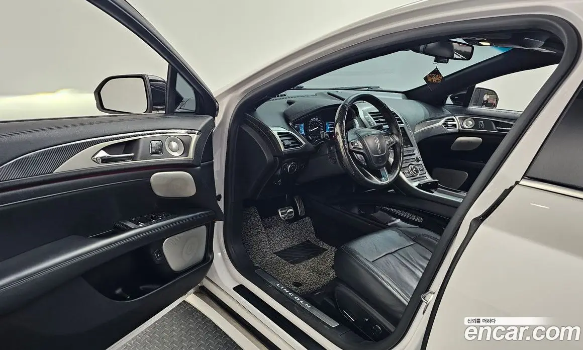 Lincoln MKZ 2017 2.0 автомат (гидро), фото 13 Lincoln MKZ 2017 2.0 автомат (гидро), фото 13