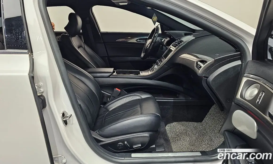 Lincoln MKZ 2017 2.0 автомат (гидро), фото 16 Lincoln MKZ 2017 2.0 автомат (гидро), фото 16