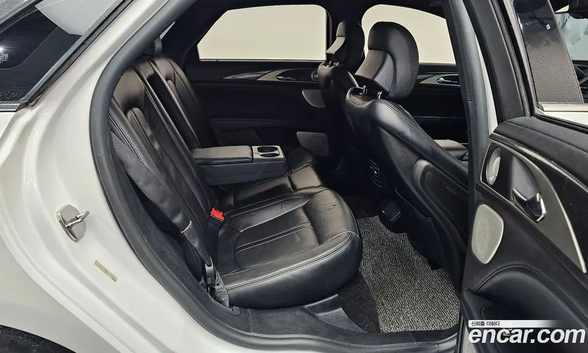 Lincoln MKZ 2017 2.0 автомат (гидро), фото 17 Lincoln MKZ 2017 2.0 автомат (гидро), фото 17