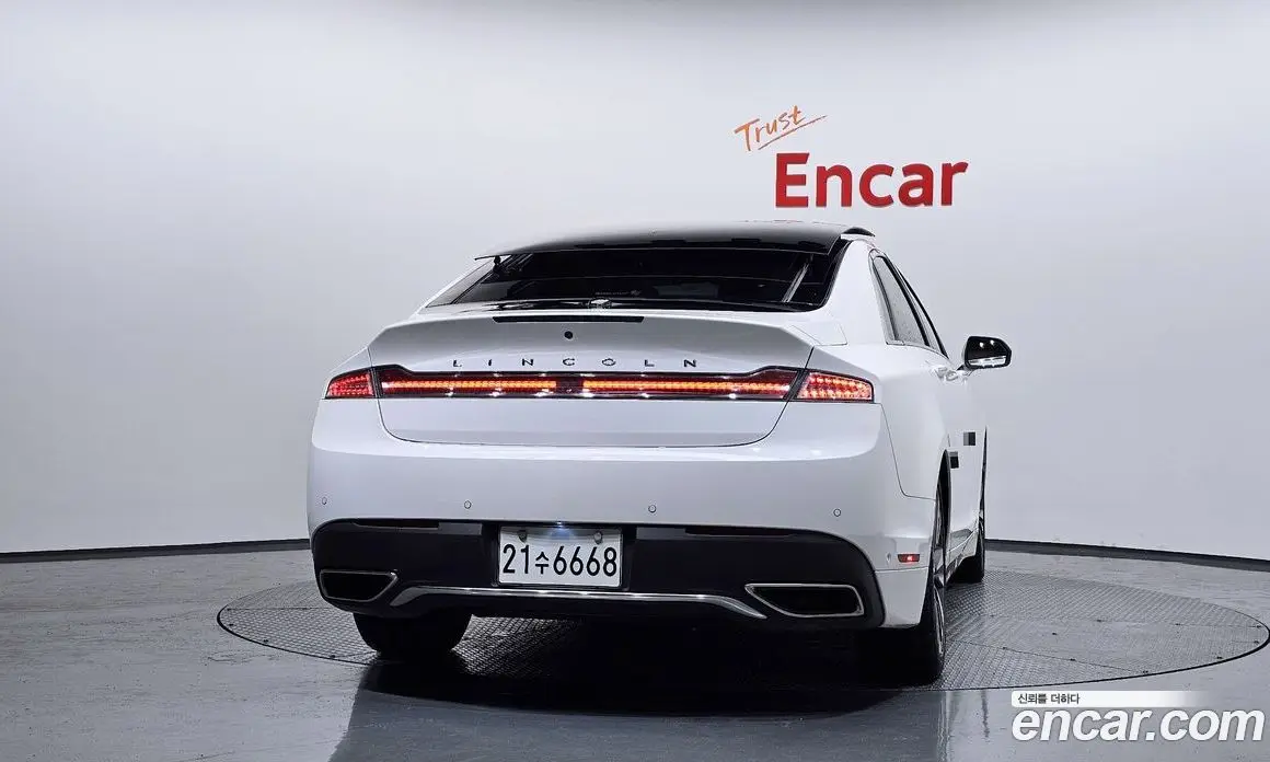 Lincoln MKZ 2017 2.0 автомат (гидро), фото 4 Lincoln MKZ 2017 2.0 автомат (гидро), фото 4