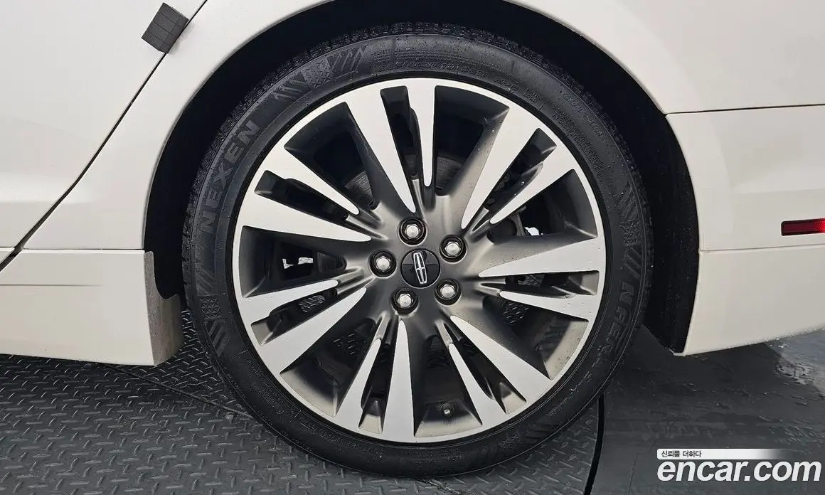 Lincoln MKZ 2017 2.0 автомат (гидро), фото 7 Lincoln MKZ 2017 2.0 автомат (гидро), фото 7