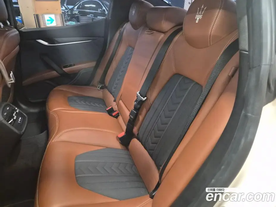 Maserati Ghibli 2017 3.0 автомат (гидро), фото 16 Maserati Ghibli 2017 3.0 автомат (гидро), фото 16