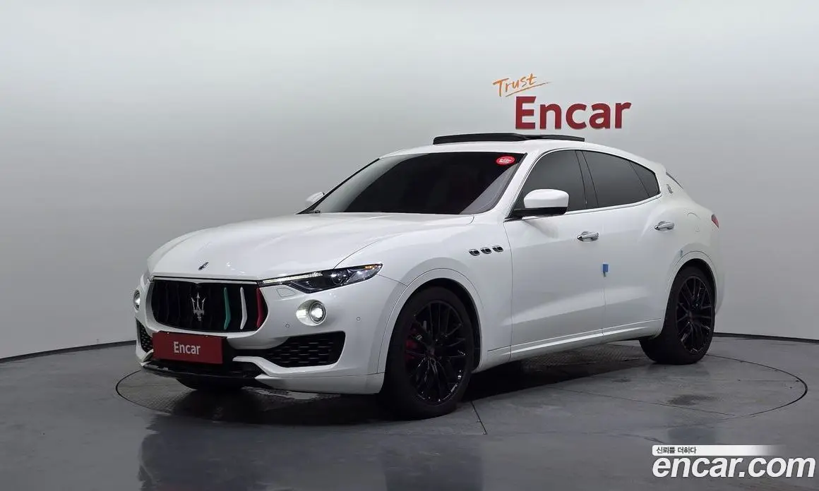 Maserati Levante 2017 3.0 автомат (гидро), фото 1 Maserati Levante 2017 3.0 автомат (гидро), фото 1