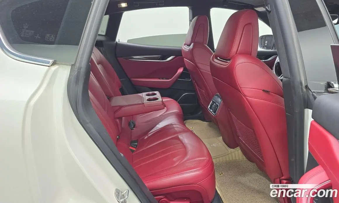 Maserati Levante 2017 3.0 автомат (гидро), фото 11 Maserati Levante 2017 3.0 автомат (гидро), фото 11