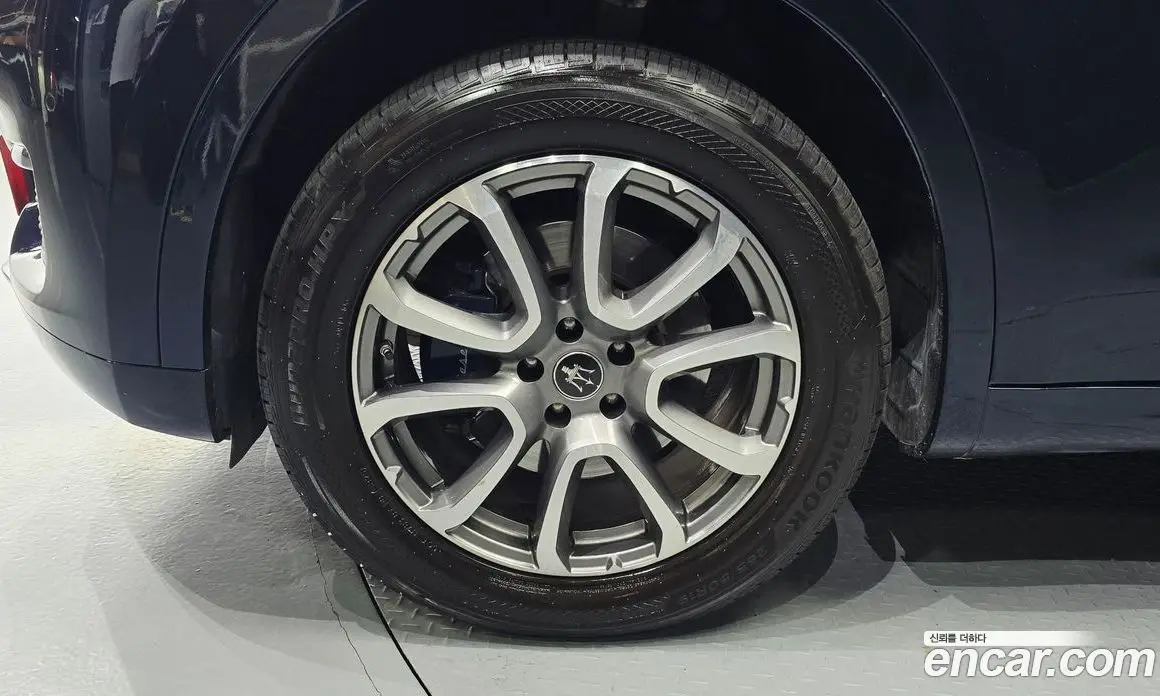 Maserati Levante 2021 2.0 автомат (гидро), фото 7